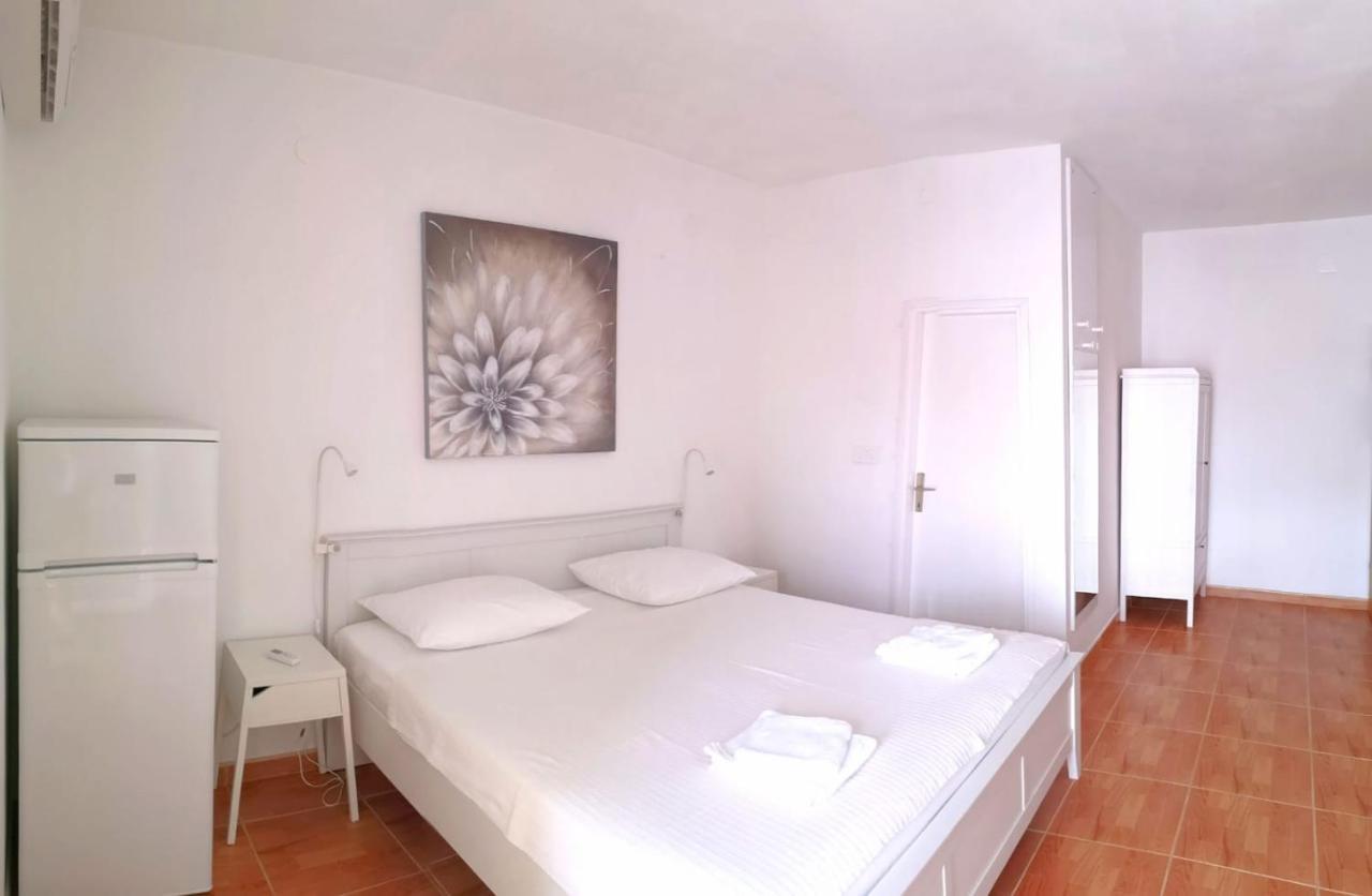 Apartments Angela Makarska Exterior photo