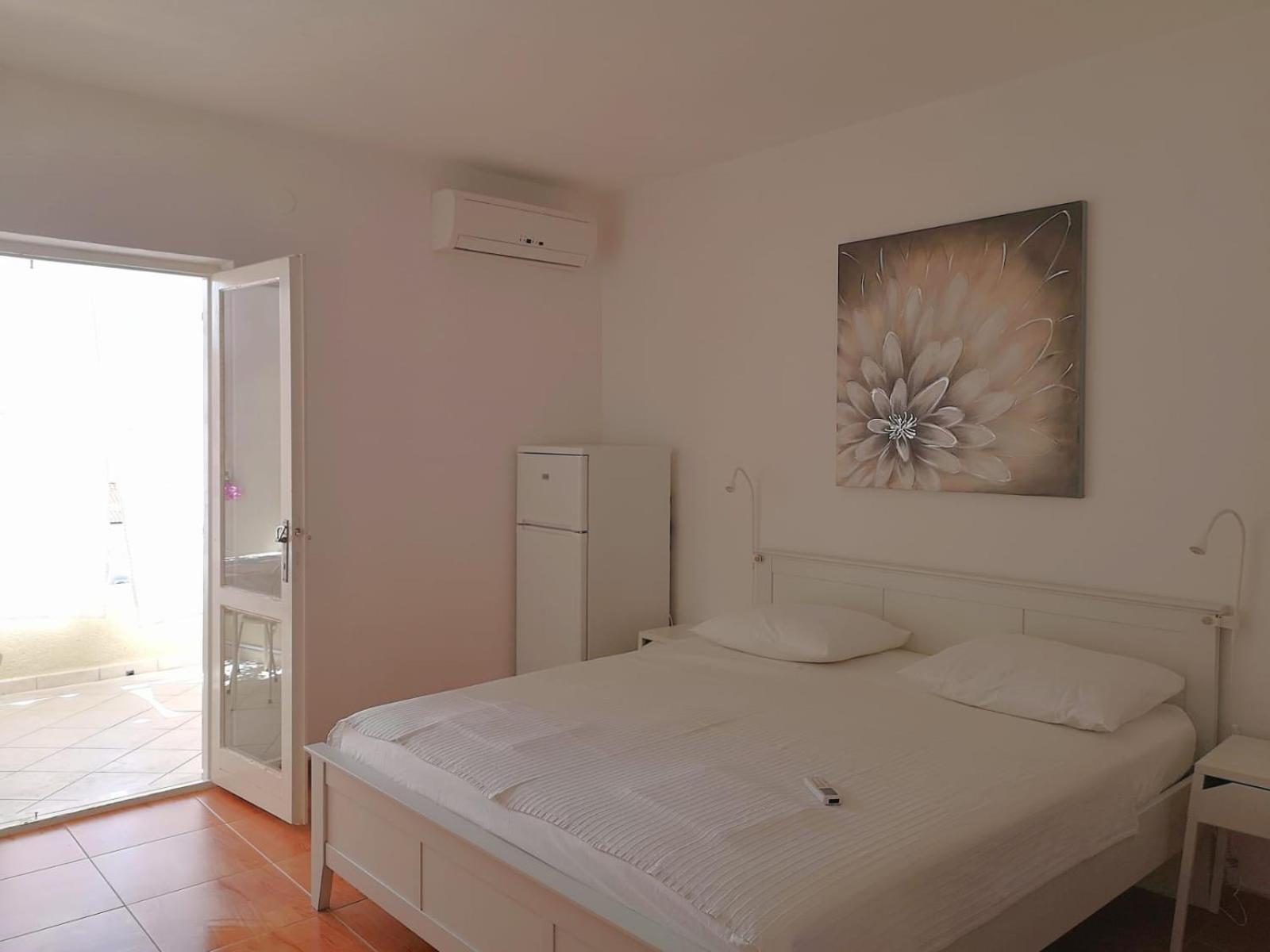 Apartments Angela Makarska Room photo